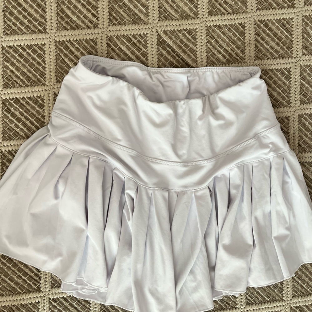 Gold Hinge Pleated Skort in White